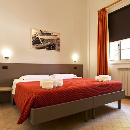 Aparthotel Oasi del Mare Tirrenia Esterno foto