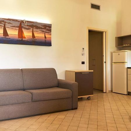 Aparthotel Oasi del Mare Tirrenia Esterno foto