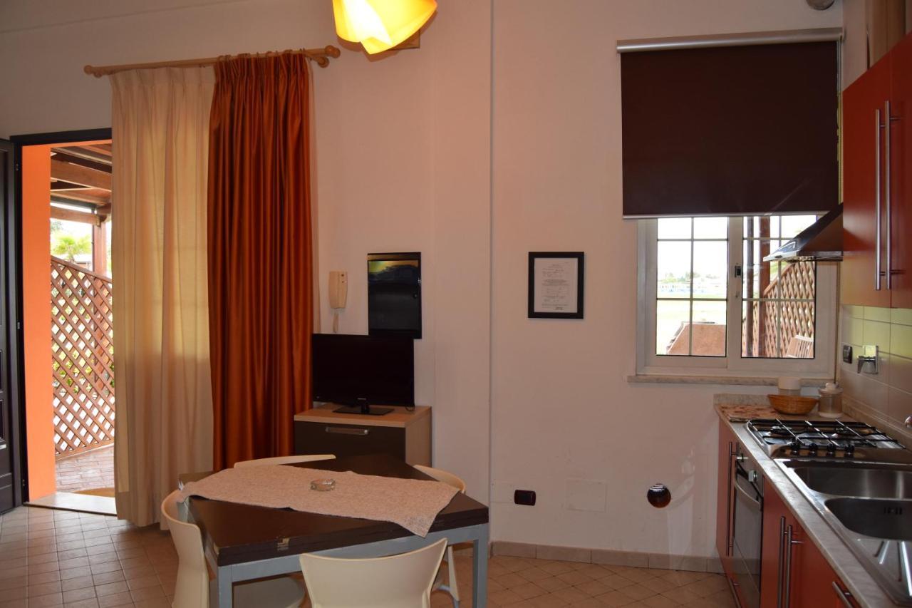Aparthotel Oasi del Mare Tirrenia Esterno foto