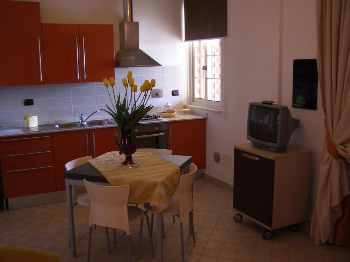 Aparthotel Oasi del Mare Tirrenia Esterno foto