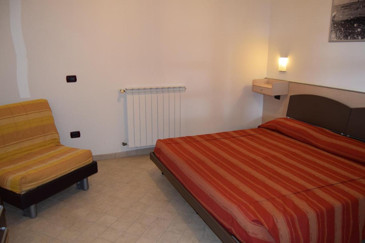 Aparthotel Oasi del Mare Tirrenia Esterno foto