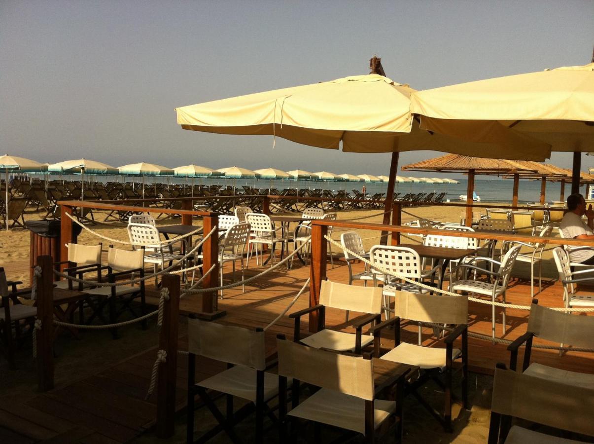 Aparthotel Oasi del Mare Tirrenia Esterno foto